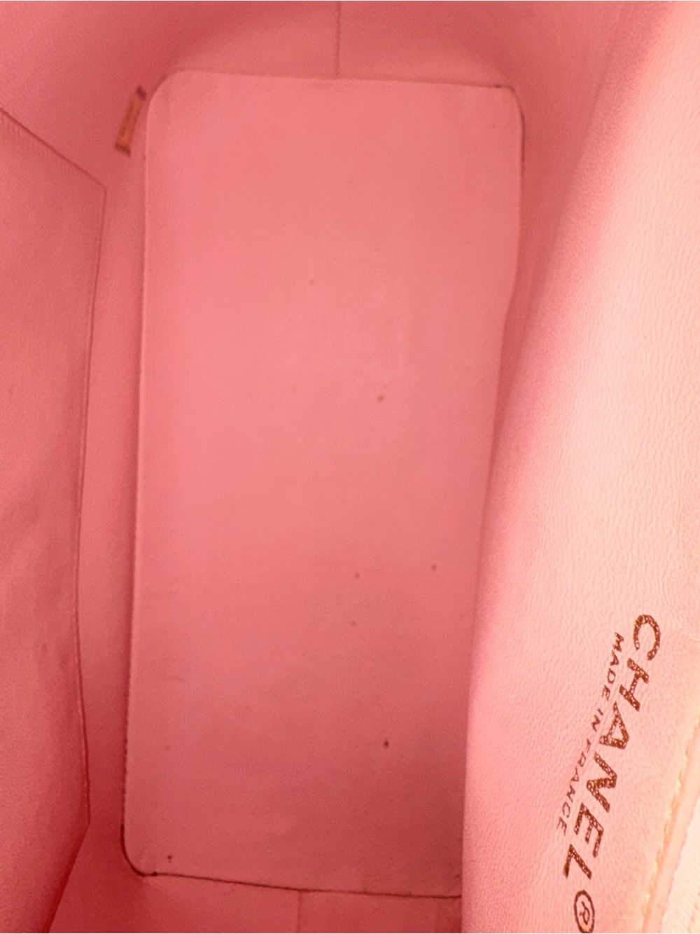 CHANEL Medallion Tote Caviar Leather - Picture 10 of 11